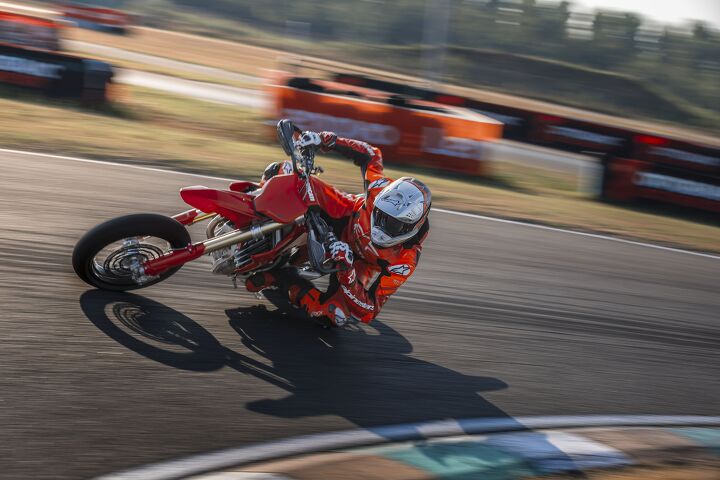 Перший погляд на Ducati Desmo450 SM 2027 року