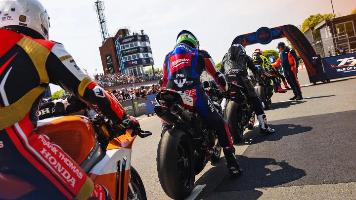 Фотографії з гонок Isle of Man TT.