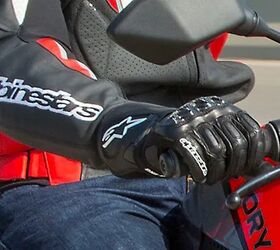 There are two kinds of gloves in this world: those with gauntlets and those without