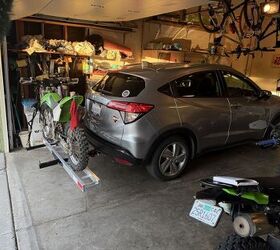 "Strong hitch-mounted carrier that works perfectly for smaller bikes"