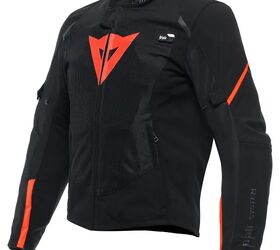 This jacket combines the look and performance of a sport jacket with the advanced protection of the Dainese D-air airbag system