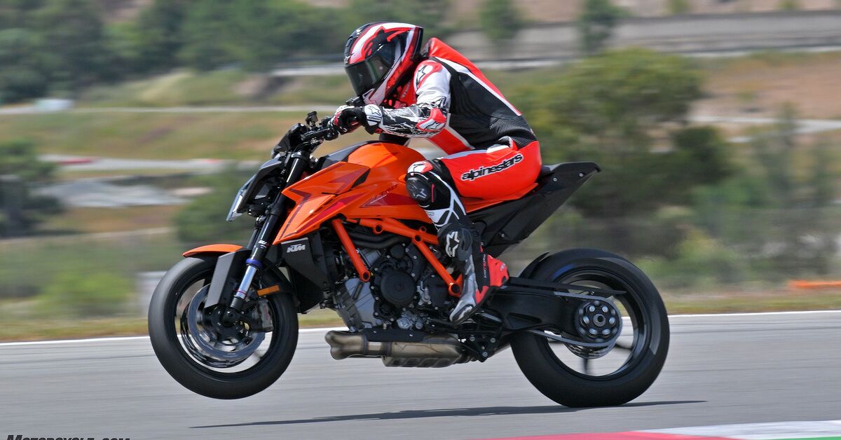 Duke R 2024 KTM 1390 Super Duke R EVO Review – Track Test | Motorcycle.com